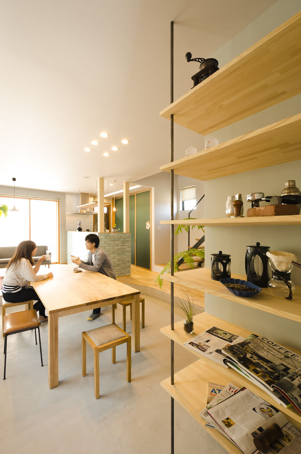 コラボハウス一級建築士事務所 【1000万円台/約28坪/土間/間取り図有】可愛い三角屋根が特徴！将来は店舗併用を見据えた北欧テイストの家の建築実例画像5