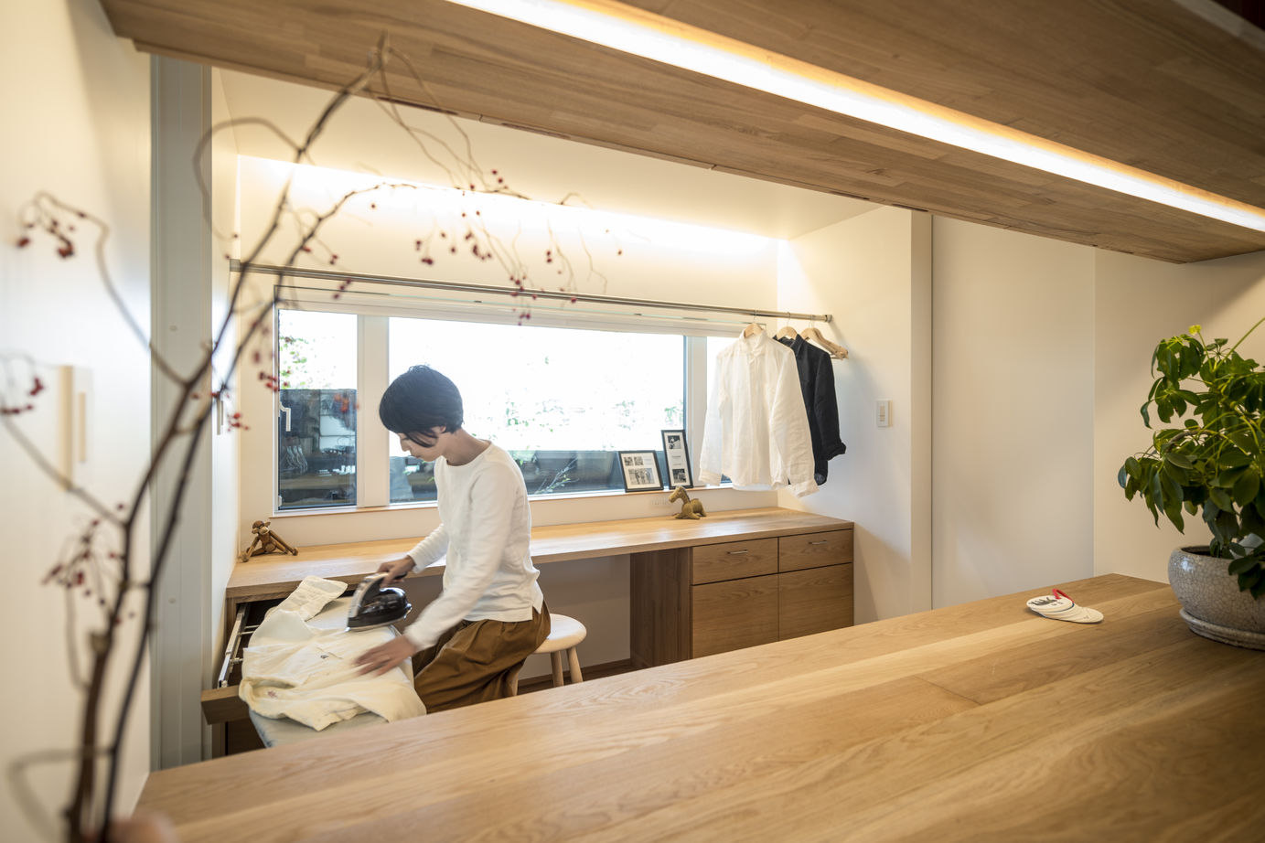 コラボハウス一級建築士事務所 【3000万円/薪ストーブ/DIY/間取り図有】土間と庭がつながり自然と暮らす！田園地帯に佇む和モダンの平屋の建築実例画像4