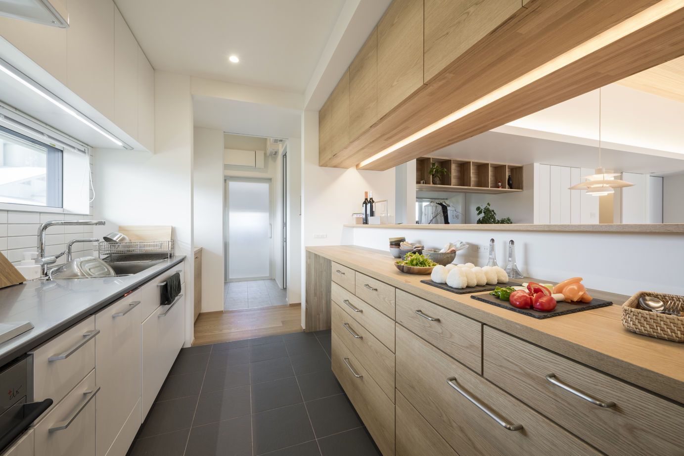 コラボハウス一級建築士事務所 【3000万円/薪ストーブ/DIY/間取り図有】土間と庭がつながり自然と暮らす！田園地帯に佇む和モダンの平屋の建築実例画像5