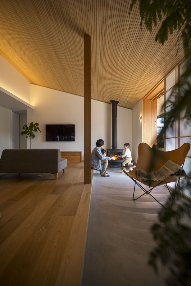 コラボハウス一級建築士事務所 【3000万円/薪ストーブ/DIY/間取り図有】土間と庭がつながり自然と暮らす！田園地帯に佇む和モダンの平屋の建築実例画像6