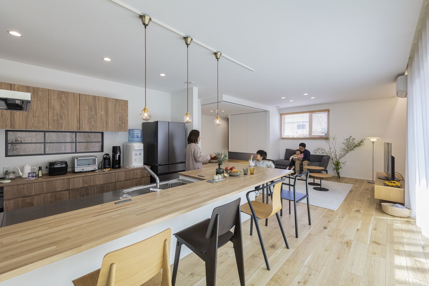 コラボハウス一級建築士事務所 【2000万円台/30坪台/中庭/間取り図有】カフェのようなおしゃれな家！シンプル×スタイリッシュな平屋の建築実例画像3