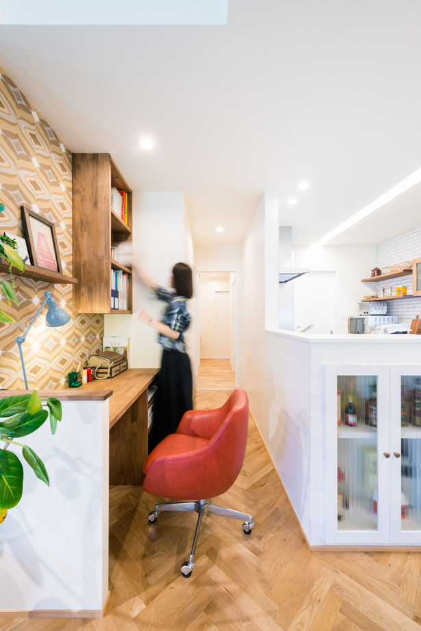 コラボハウス一級建築士事務所 【1000万円台/約29坪/ヘリンボーン/見せ梁/間取り図有】カバードポーチが明るい印象のサーファーズ×平屋の建築実例画像7