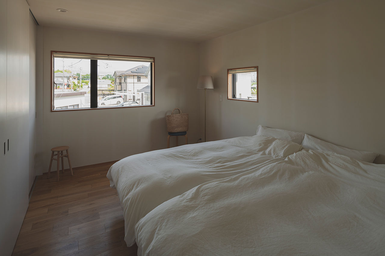 コラボハウス一級建築士事務所 【2000万円台／約30坪】経年変化を楽しむ和モダン／焼杉の外観／２階水回り／ミニマルで豊かな暮らしの建築実例画像6