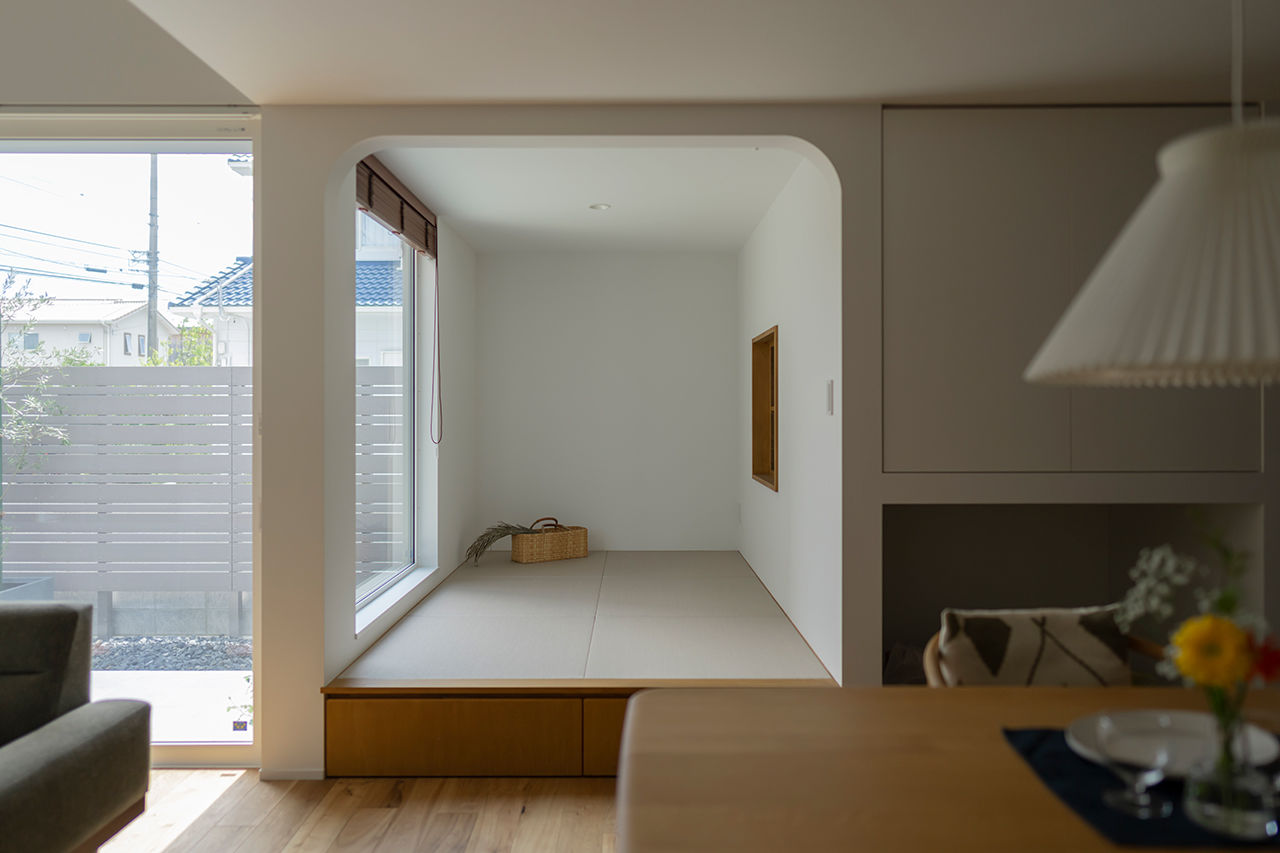 コラボハウス一級建築士事務所 【2000万円台／約25坪】憧れの照明と暮らすミニマムな平屋／シンプルでも印象に残る外観／おこもり趣味室の建築実例画像3