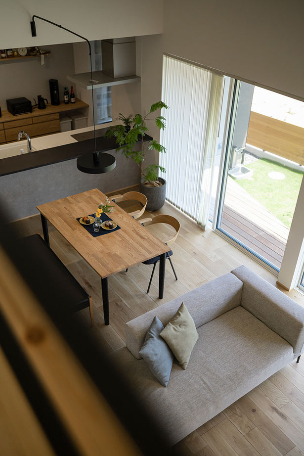 コラボハウス一級建築士事務所 【3000万円台／約33坪／間取り図有】お洒落好きな夫婦が住む高天井の平屋／ ロフト／回遊動線の建築実例画像6