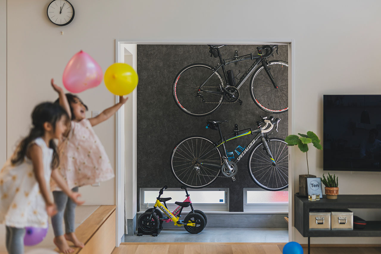 コラボハウス一級建築士事務所 【2000万円台／約30坪／間取り図有】平屋暮らし／本棚階段と陽だまりの家／キッチン裏にランドリールームの建築実例画像6