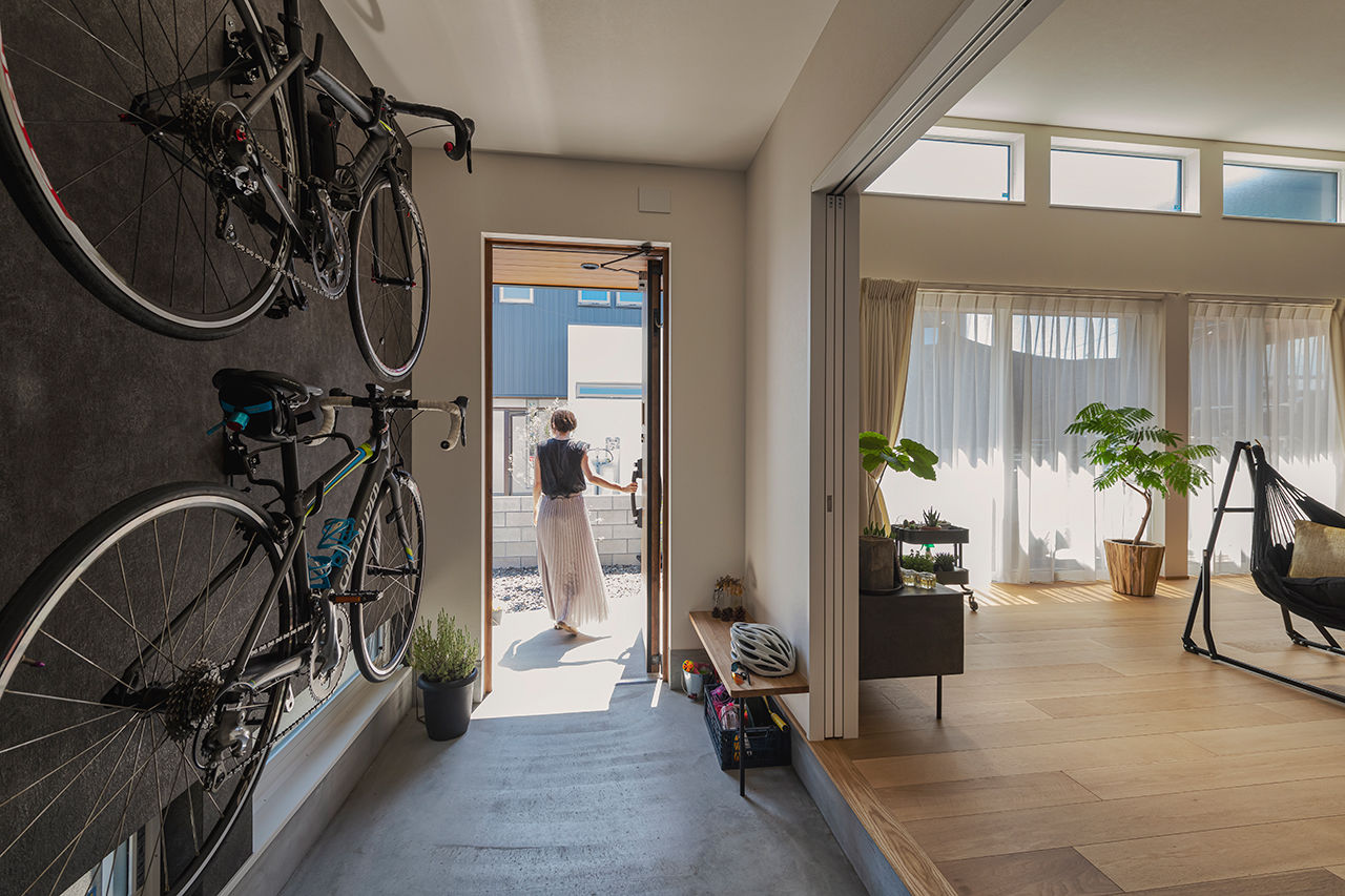 コラボハウス一級建築士事務所 【2000万円台／約30坪／間取り図有】平屋暮らし／本棚階段と陽だまりの家／キッチン裏にランドリールームの建築実例画像8