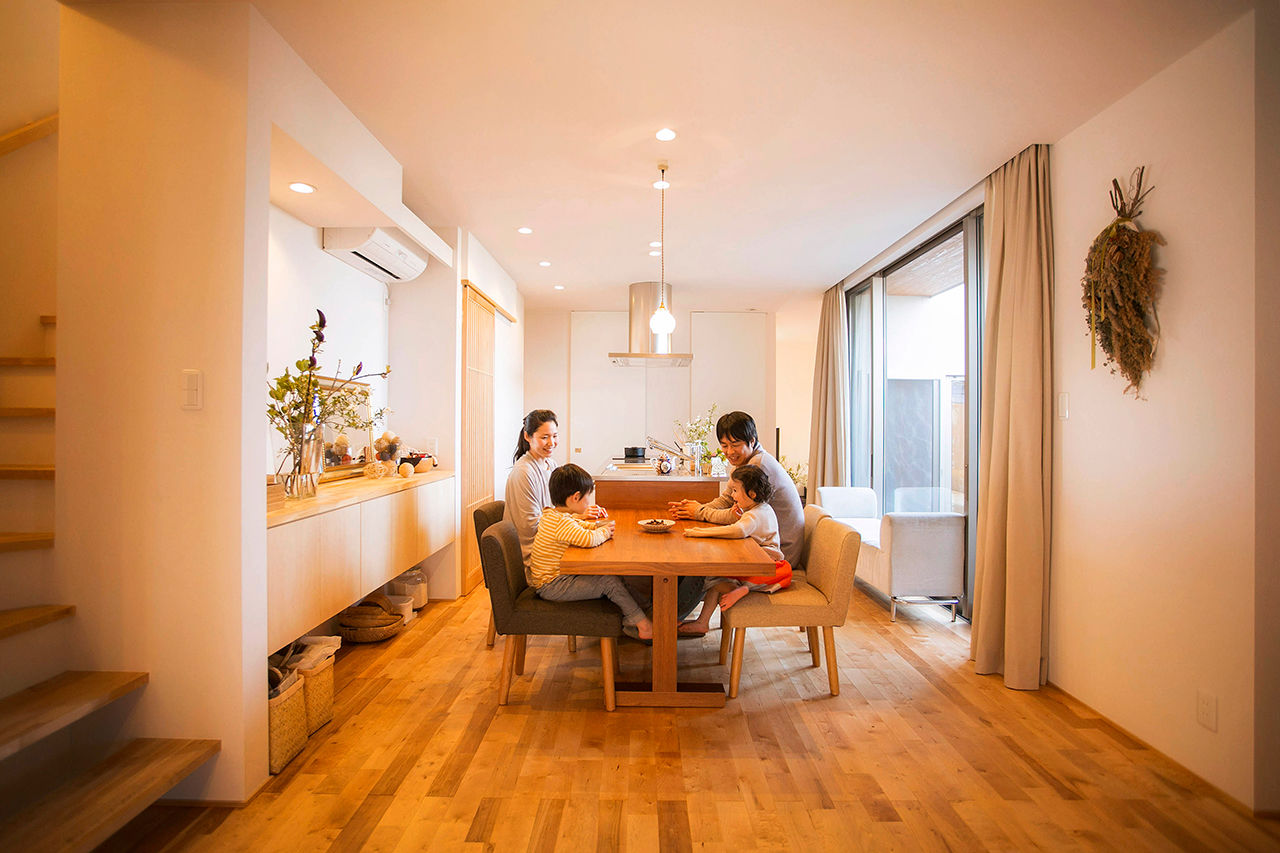 コラボハウス一級建築士事務所 【2000万円台／約33坪／間取り図有】まるで高級旅館！畳玄関と格子を使った、かっこいい和風注文住宅の建築実例画像2