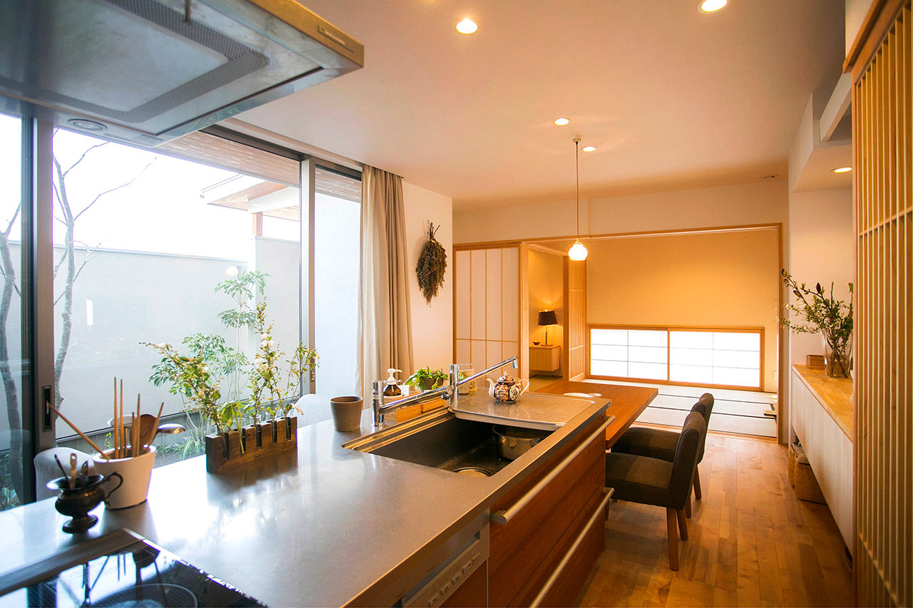 コラボハウス一級建築士事務所 【2000万円台／約33坪／間取り図有】まるで高級旅館！畳玄関と格子を使った、かっこいい和風注文住宅の建築実例画像3