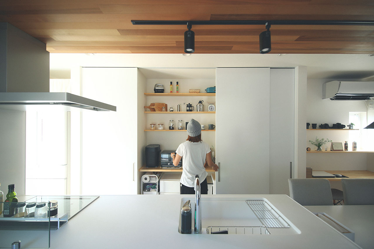 コラボハウス一級建築士事務所 【2000万円台／37坪／間取り図有】DIYを楽しむアメリカンスタイルのガレージ平屋／雑貨作りの作業場の建築実例画像4