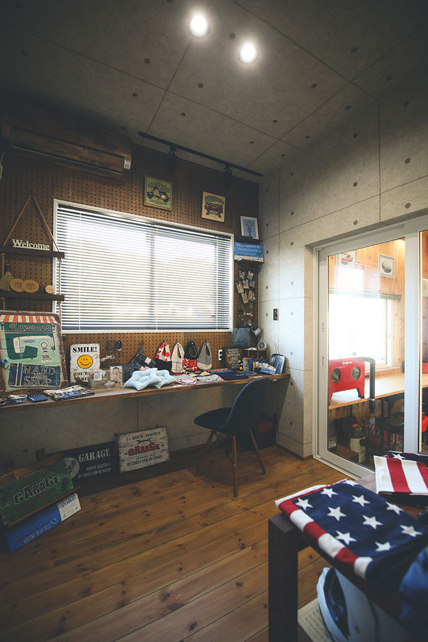 コラボハウス一級建築士事務所 【2000万円台／37坪／間取り図有】DIYを楽しむアメリカンスタイルのガレージ平屋／雑貨作りの作業場の建築実例画像6
