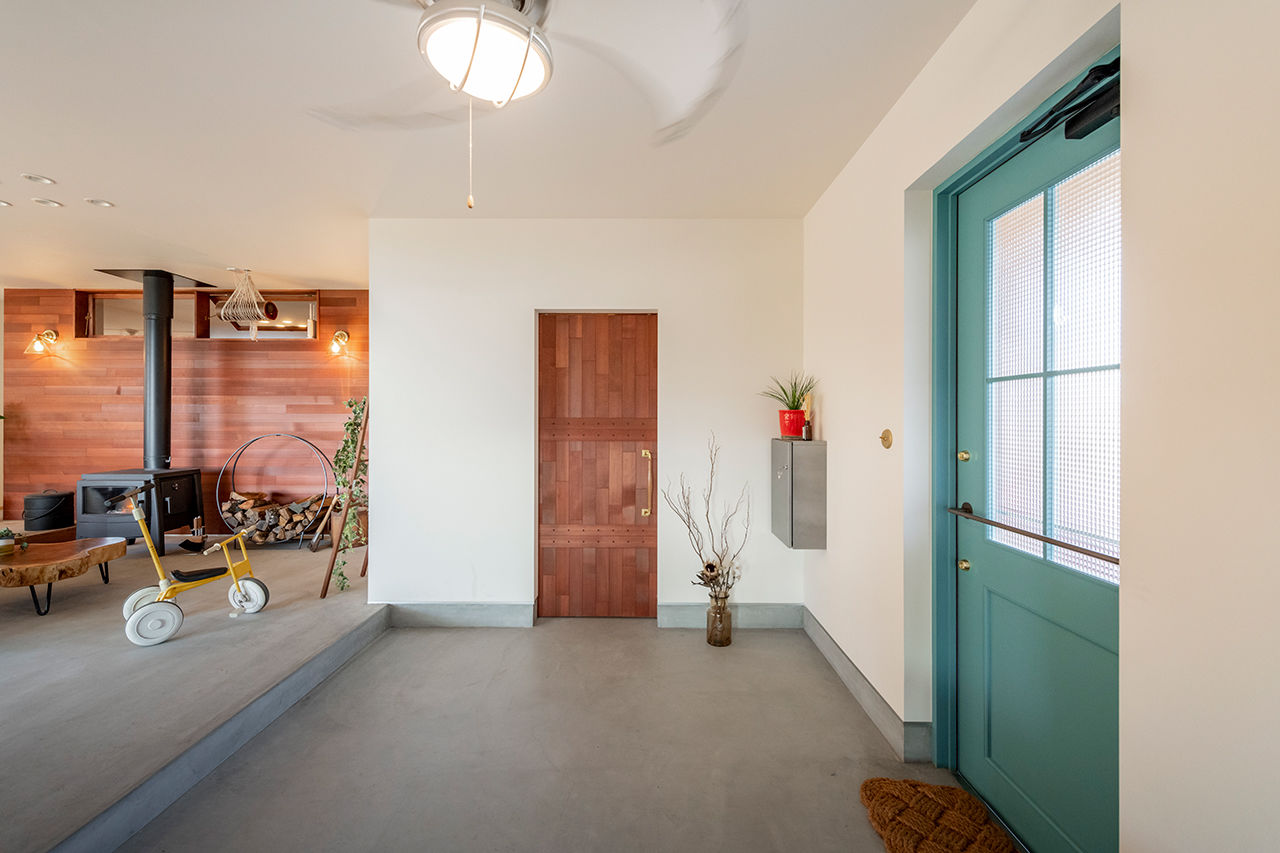 コラボハウス一級建築士事務所 【4000万円台／約48坪／間取り図有】海と暮らすL字の平屋／多くの蔵書を保管する図書室／薪ストーブの建築実例画像3