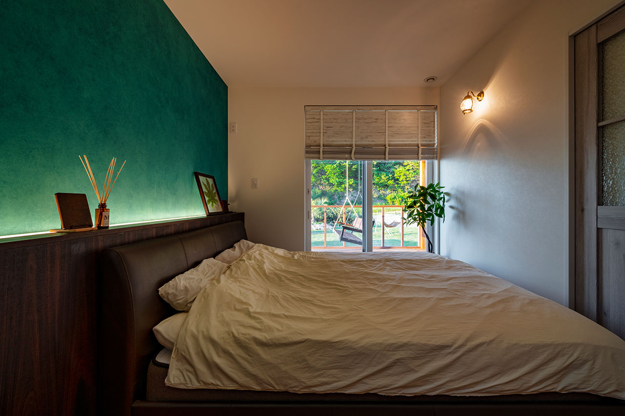 コラボハウス一級建築士事務所 【4000万円台／約48坪／間取り図有】海と暮らすL字の平屋／多くの蔵書を保管する図書室／薪ストーブの建築実例画像6