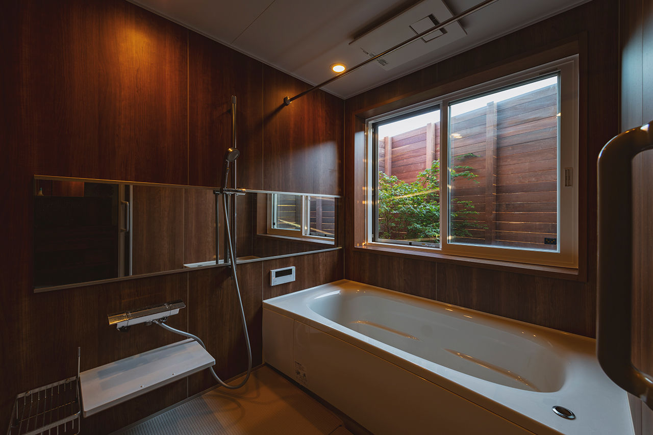 コラボハウス一級建築士事務所 【4000万円台／約48坪／間取り図有】海と暮らすL字の平屋／多くの蔵書を保管する図書室／薪ストーブの建築実例画像7