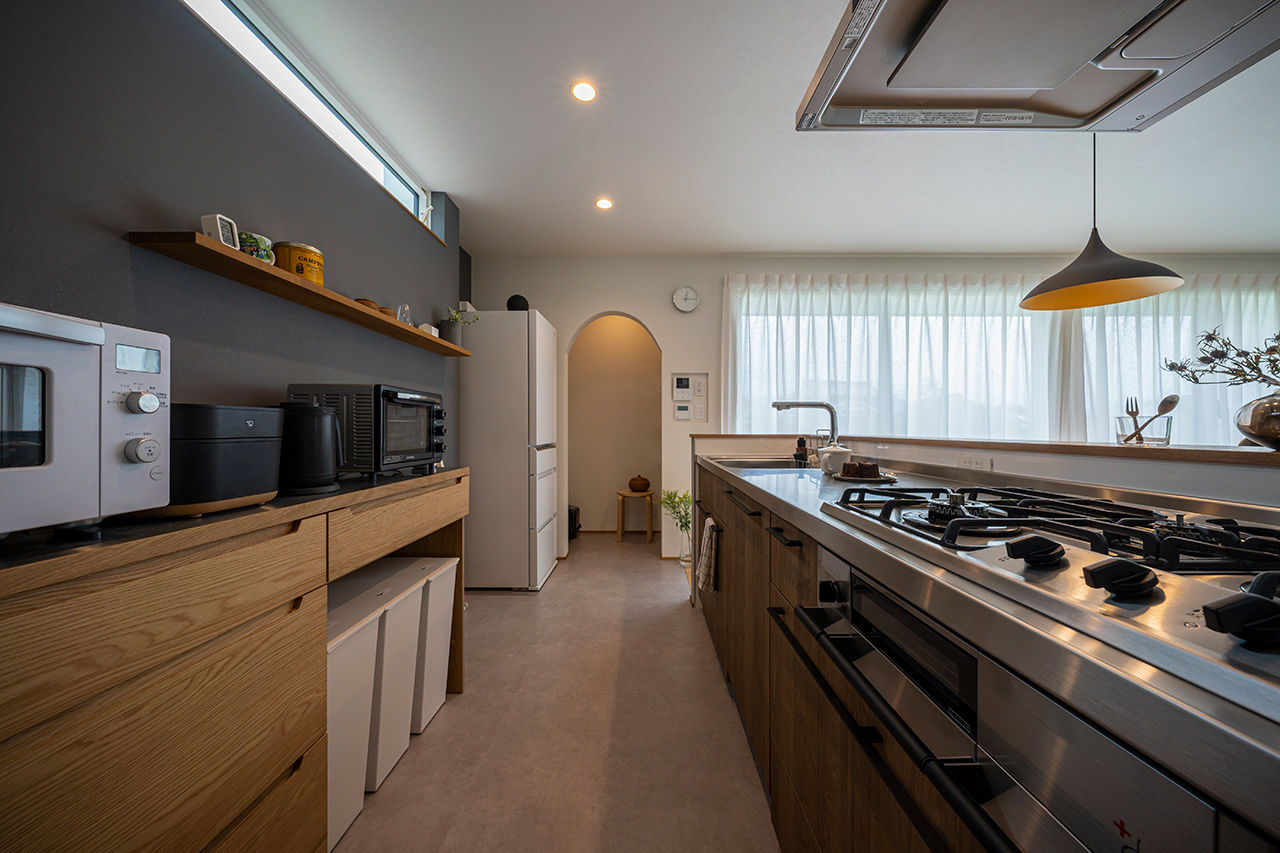 コラボハウス一級建築士事務所 【2000万円台／約29坪／間取り図有】真っ白な三角屋根の家／庭にある築山は子どもの絶好の遊び場の建築実例画像4