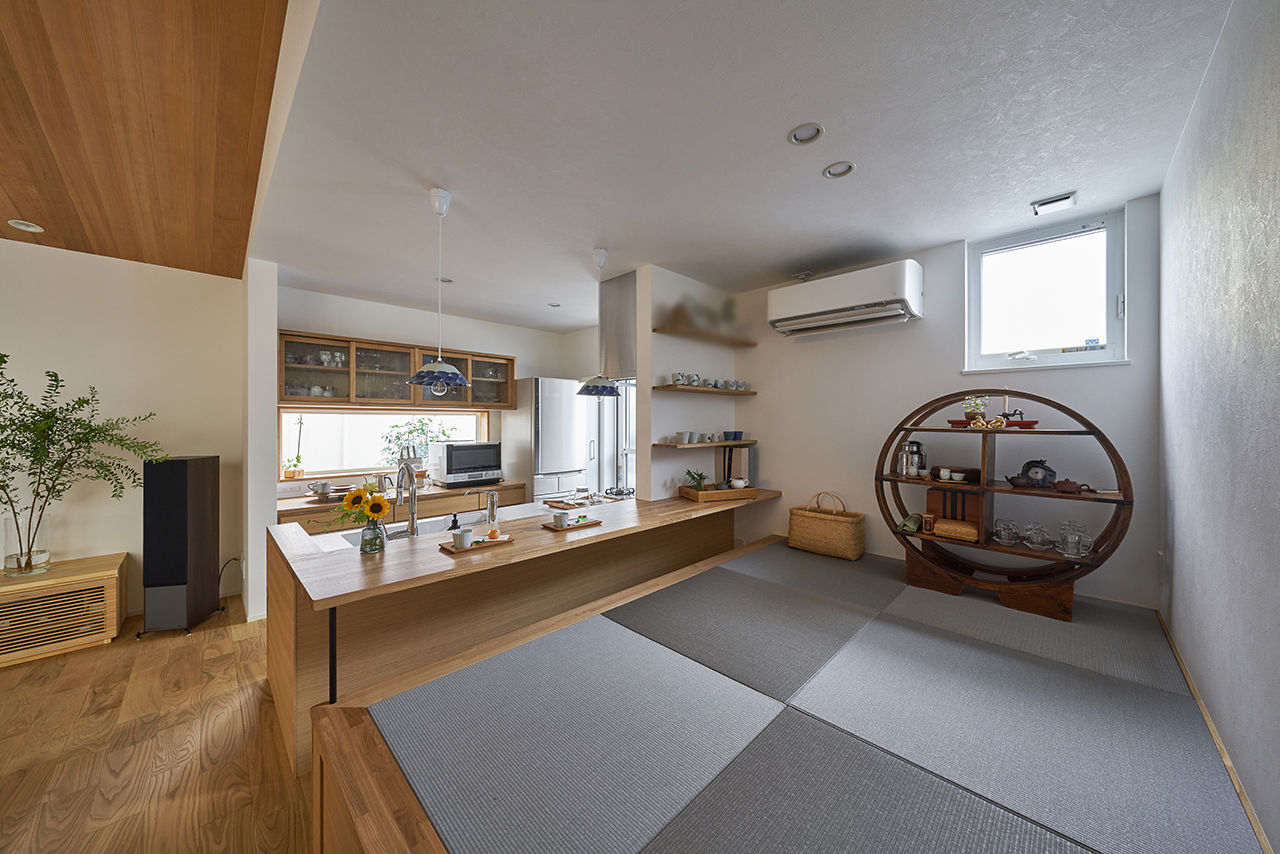 コラボハウス一級建築士事務所 【3000万円台／約31坪／間取り図有】 2つの中庭がある洗練された高級和モダンな平屋の建築実例画像2