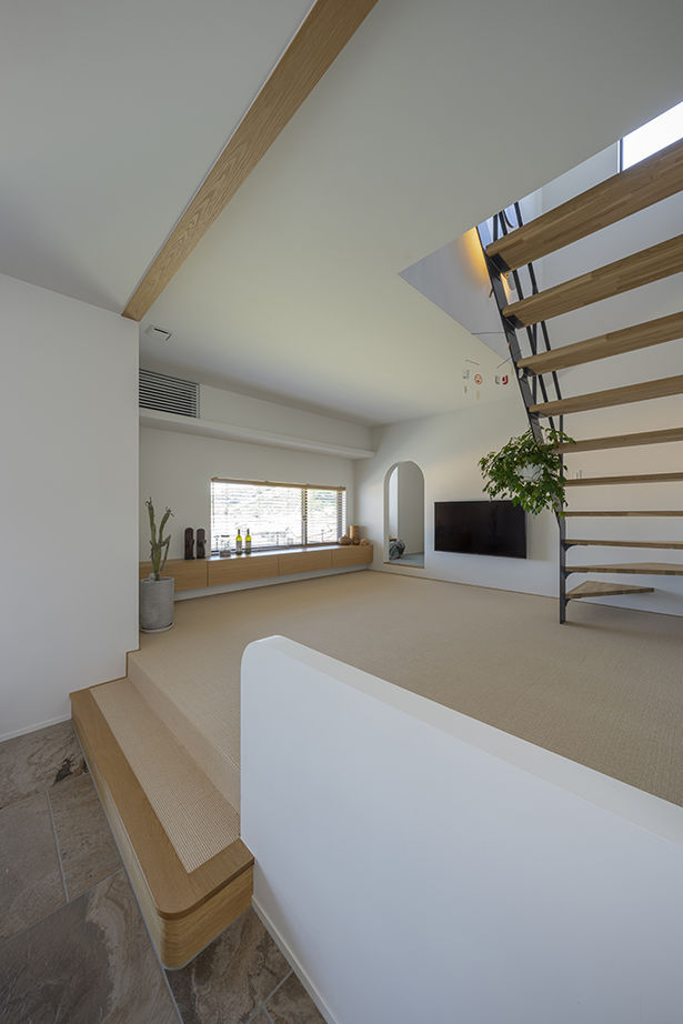 コラボハウス一級建築士事務所 5000万円台｜間取り図｜ガレージハウス｜「食べるのも料理するのも大好き」キッチンが暮らしの真ん中の建築実例画像8