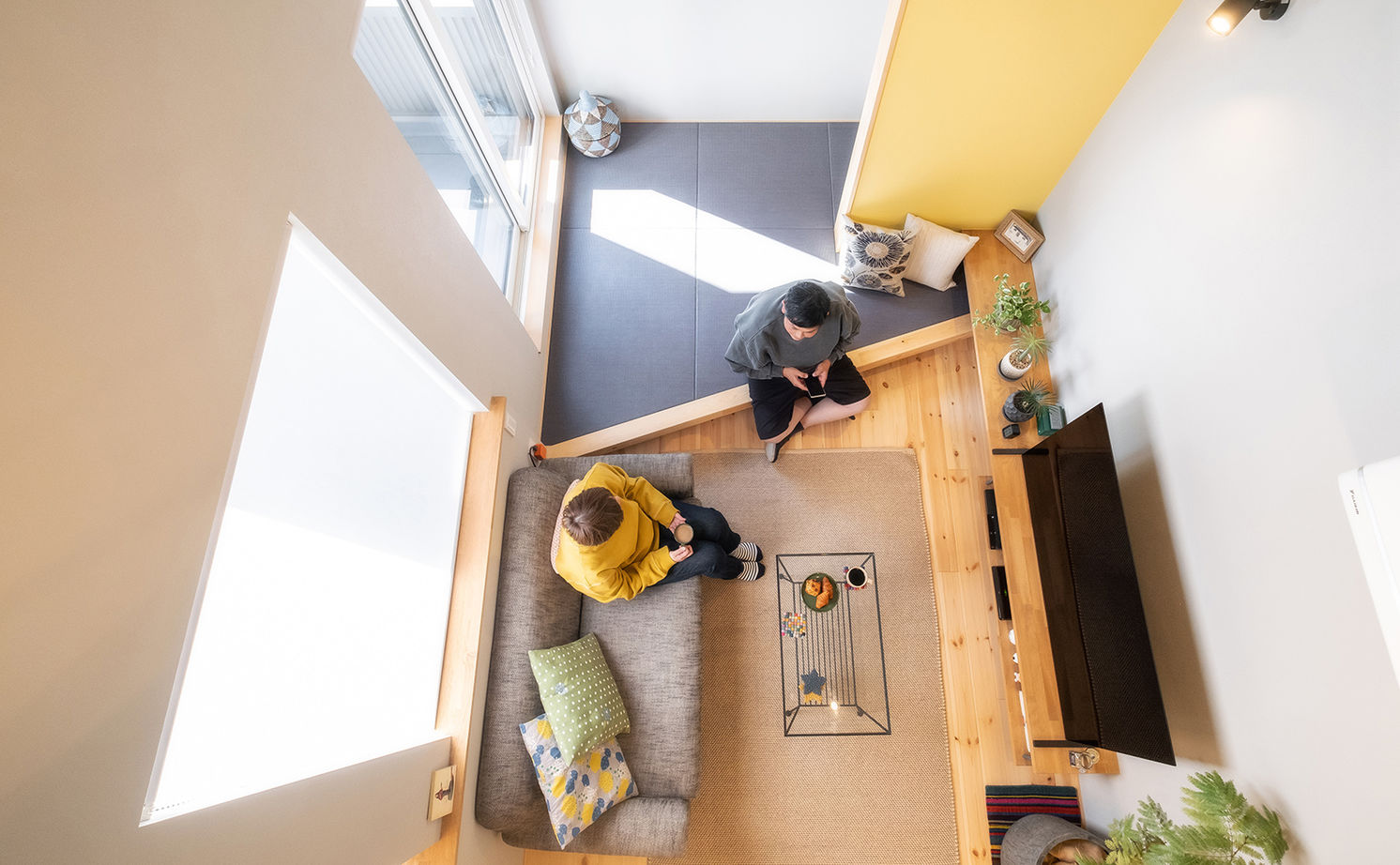 コラボハウス一級建築士事務所 2000万円台｜間取り図｜2階リビング｜坪庭をコの字型に囲む家。隅々まで光が届き、明るく開放感いっぱいの建築実例画像4