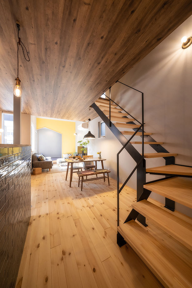 コラボハウス一級建築士事務所 2000万円台｜間取り図｜2階リビング｜坪庭をコの字型に囲む家。隅々まで光が届き、明るく開放感いっぱいの建築実例画像6