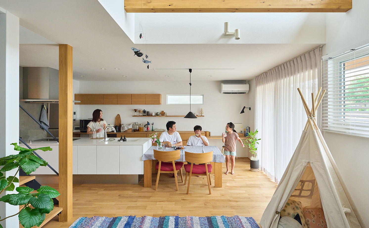 コラボハウス一級建築士事務所 2000万円台｜間取り図｜吹き抜け｜陽だまりリビングに家族が集う、木が心地よい大人ナチュラルな家の建築実例画像5
