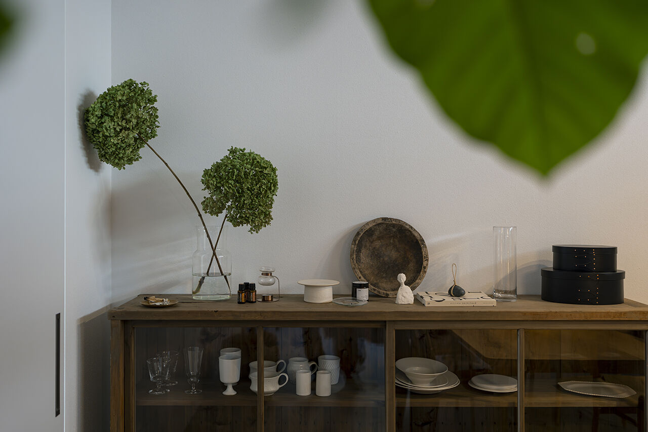 コラボハウス一級建築士事務所 貝塚市｜中庭｜耐震等級3｜ZEH基準｜洋菓子店オーナーのこだわりキッチンがある家の建築実例画像10