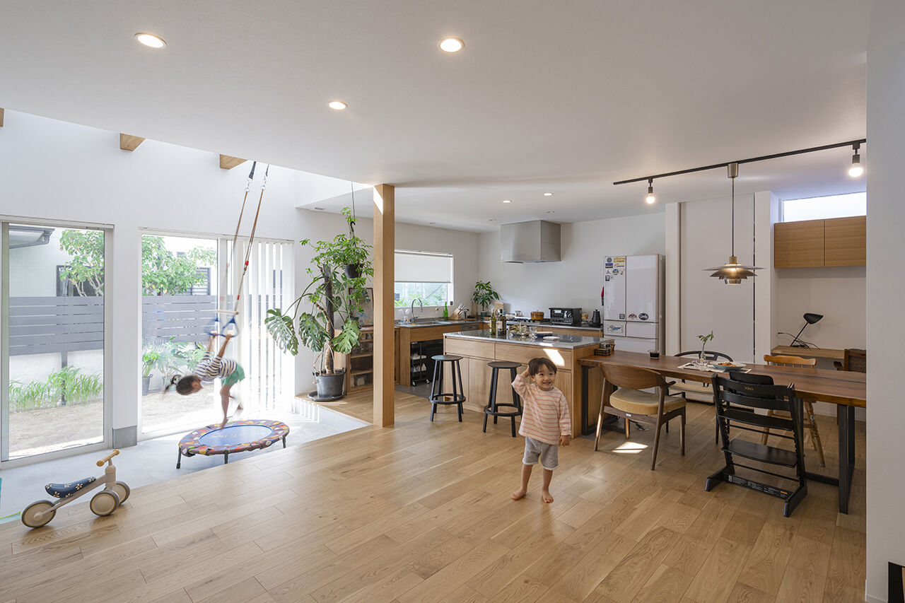 コラボハウス一級建築士事務所 3000万円台｜和泉市｜間取り図｜子ども達も観葉植物もごきげん。光が降り注ぐ土間リビングのある家の建築実例画像2