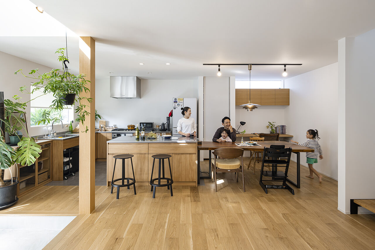 コラボハウス一級建築士事務所 3000万円台｜和泉市｜間取り図｜子ども達も観葉植物もごきげん。光が降り注ぐ土間リビングのある家の建築実例画像3