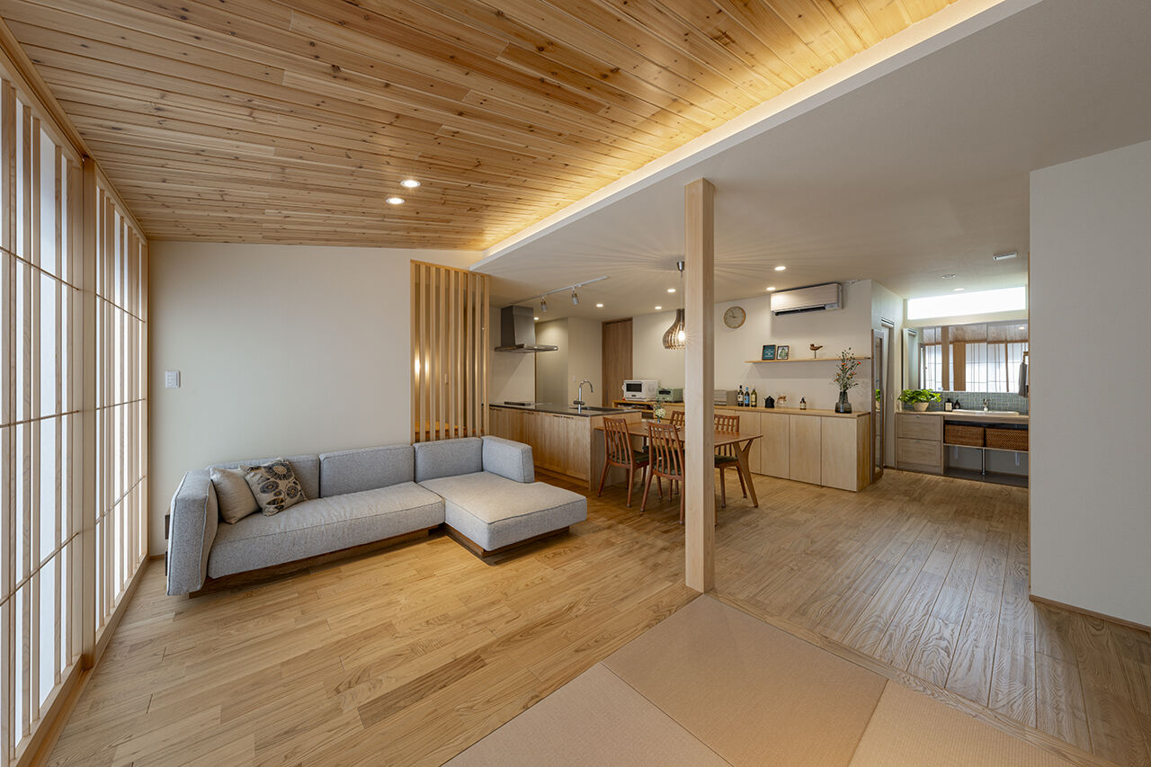 コラボハウス一級建築士事務所 3000万円台｜岸和田市｜30坪台｜間取り図｜リビングが真ん中。家族がつながる平屋の暮らしの建築実例画像4