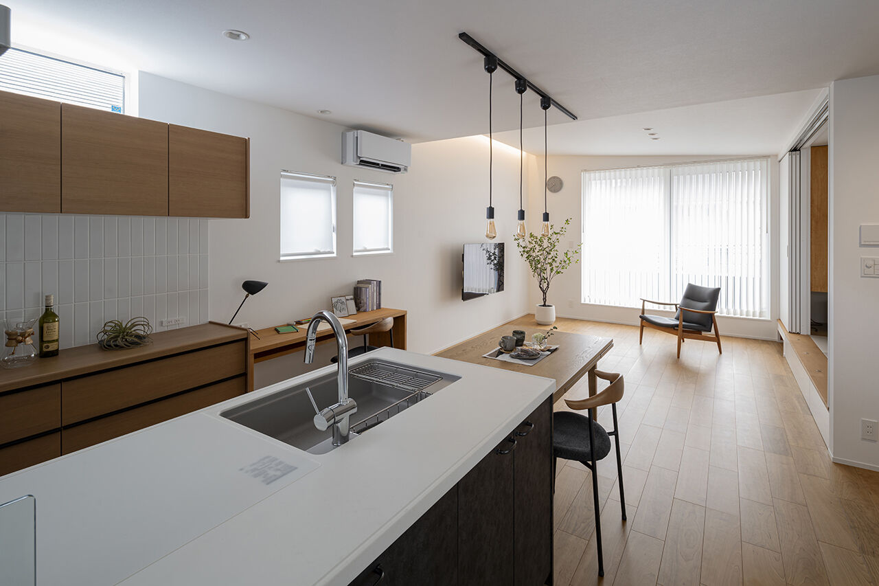 コラボハウス一級建築士事務所 3000万円台｜富田林市｜建て替え｜間取り図｜空が近い。柔らかな自然光に包まれる2階リビングの家の建築実例画像2