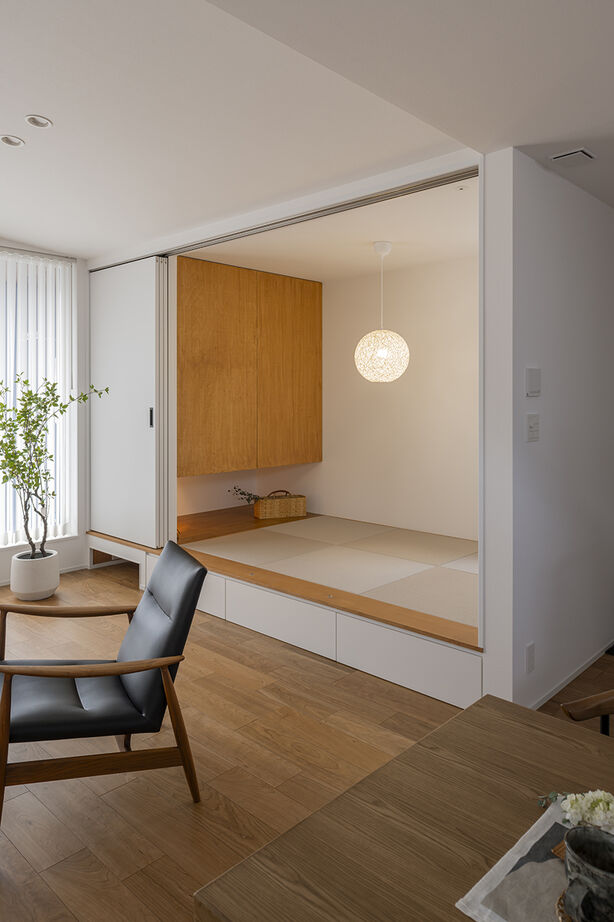 コラボハウス一級建築士事務所 3000万円台｜富田林市｜建て替え｜間取り図｜空が近い。柔らかな自然光に包まれる2階リビングの家の建築実例画像6