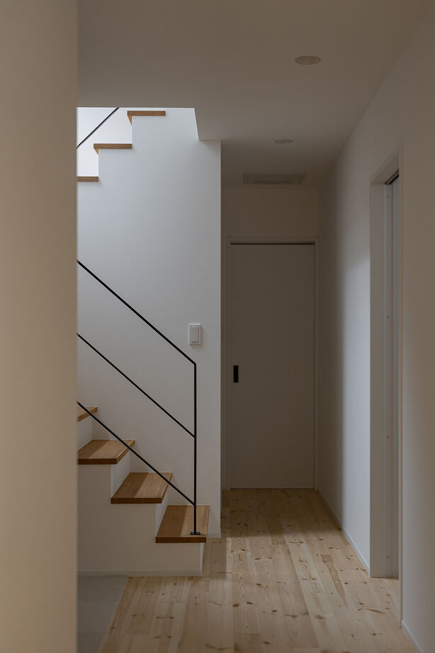 コラボハウス一級建築士事務所 3000万円台｜富田林市｜建て替え｜間取り図｜空が近い。柔らかな自然光に包まれる2階リビングの家の建築実例画像10