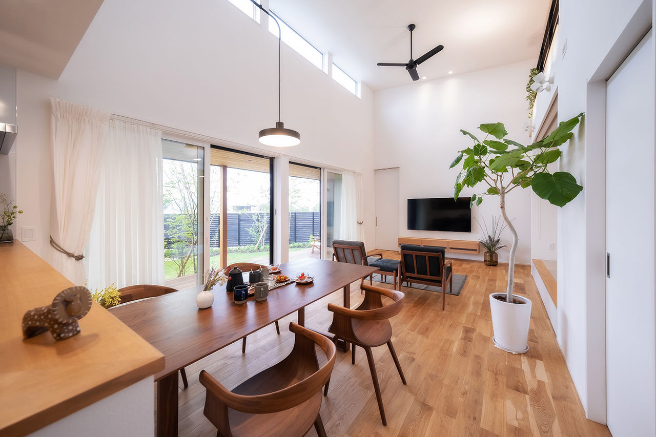 コラボハウス一級建築士事務所 【2000万円台／約34坪／間取り図有】緑とウッドデッキのあるお庭を楽しむ平屋／ロフトの建築実例画像6