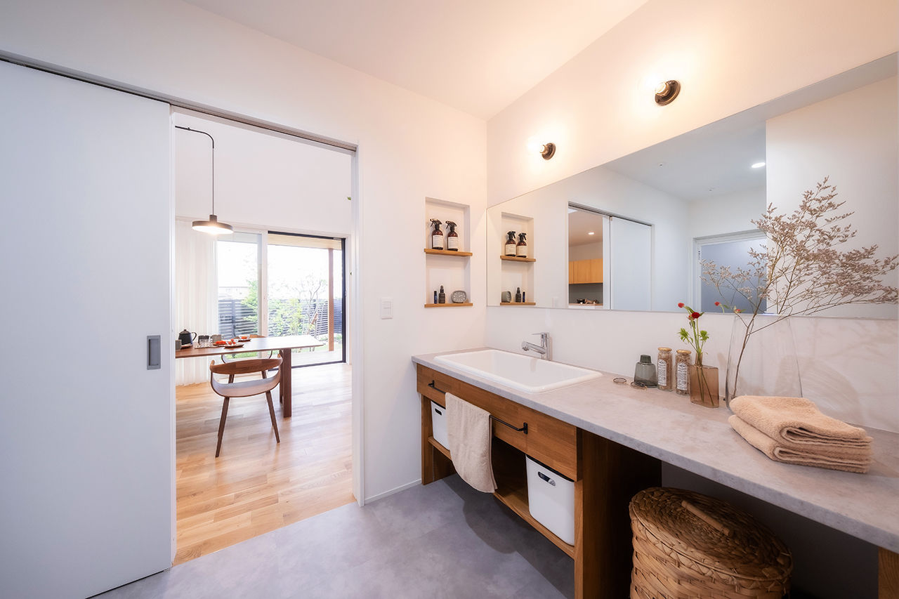 コラボハウス一級建築士事務所 【2000万円台／約34坪／間取り図有】緑とウッドデッキのあるお庭を楽しむ平屋／ロフトの建築実例画像8