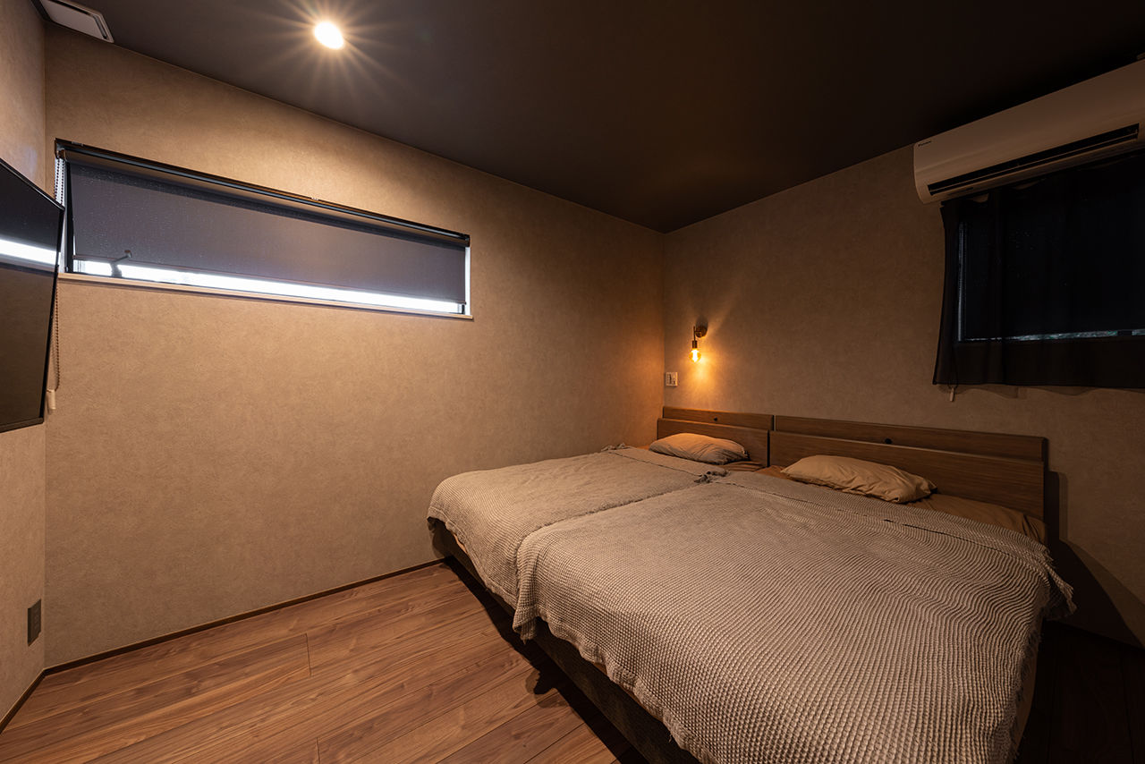 コラボハウス一級建築士事務所 【36坪／間取り図有】店舗兼自宅／黒×グレーのスタイリッシュな平屋／設計の工夫を活かした旗竿地の建築実例画像7