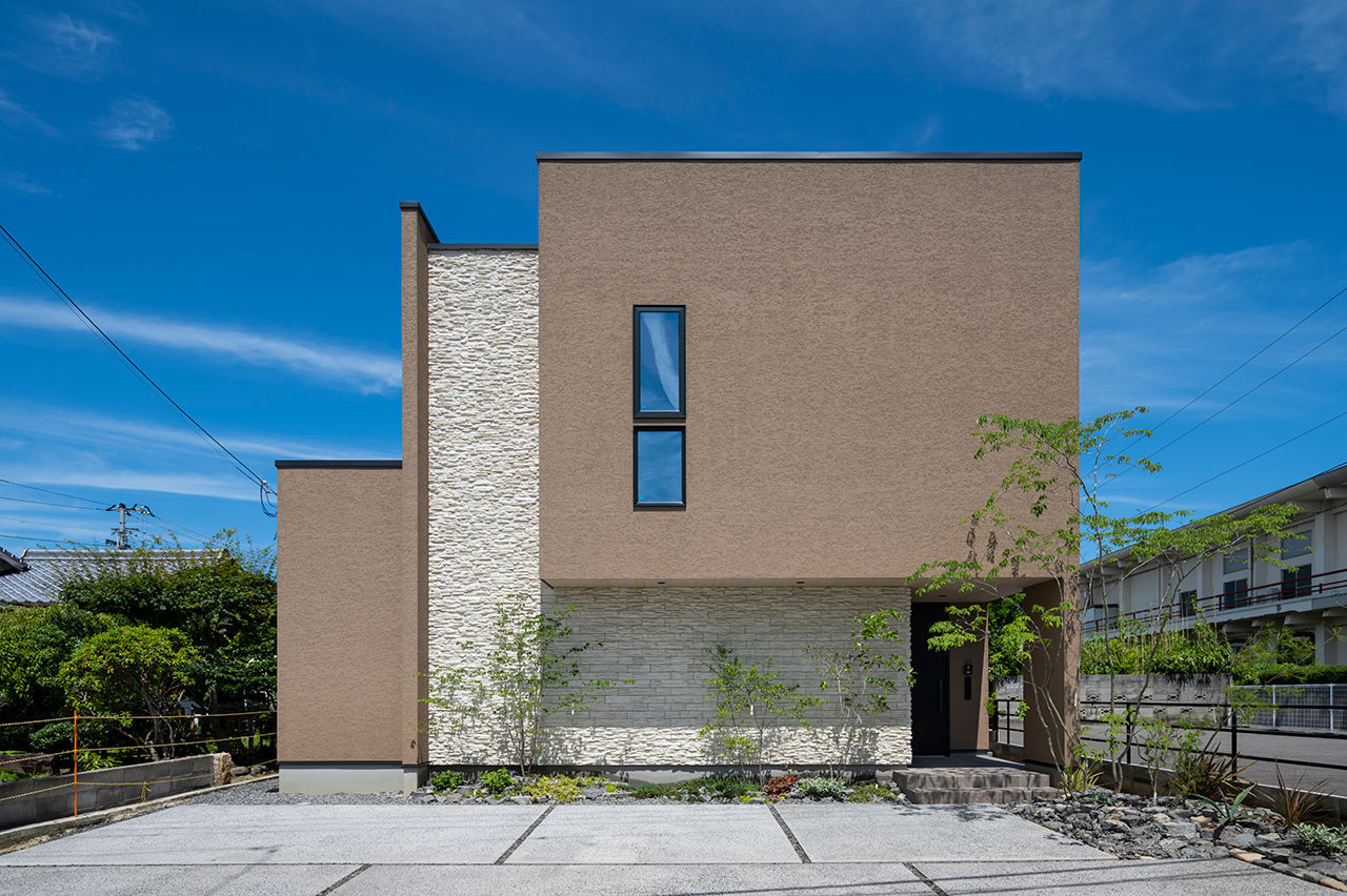 コラボハウス一級建築士事務所 【3000万円台／約39坪／間取り図有】洗練されたホテルライクな家／24.5畳の広々LDK！の建築実例画像1