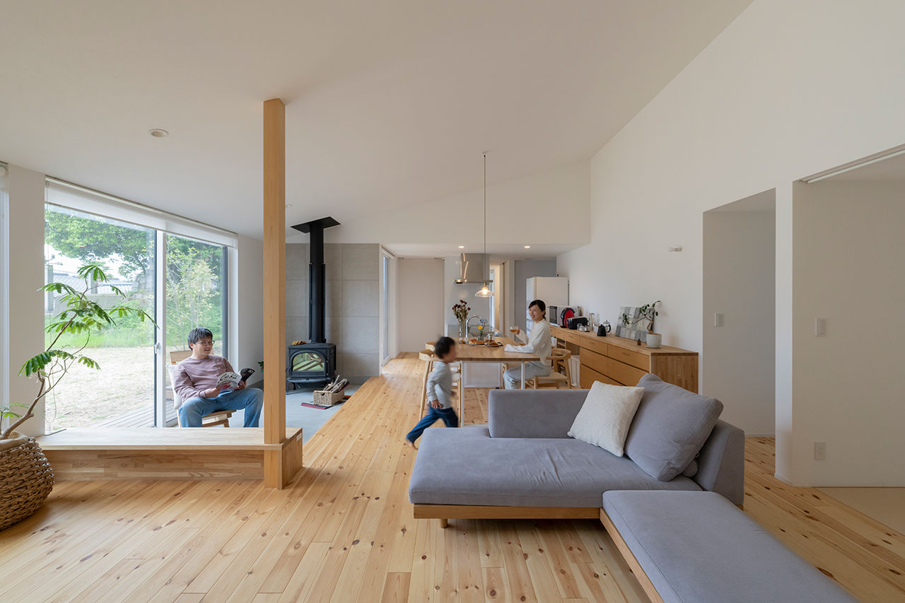 コラボハウス一級建築士事務所 【3000万円台／39坪／間取り図有】薪ストーブがある焼杉の平屋／土間リビングの建築実例画像3