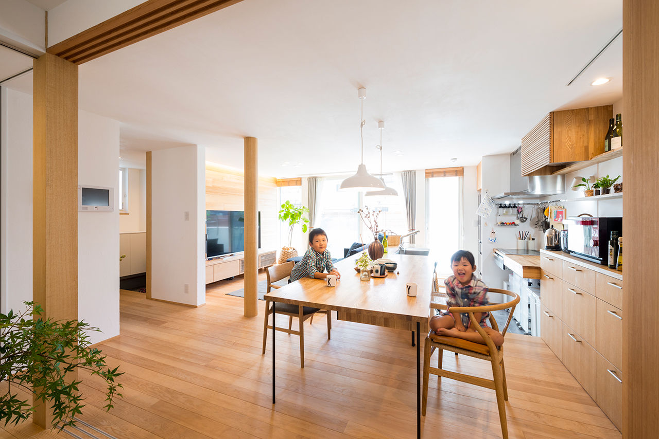 コラボハウス一級建築士事務所 【2000万円台／約32坪／間取り図有】大黒柱のある和モダンな家／ウッドデッキ／スケルトン階段の建築実例画像3