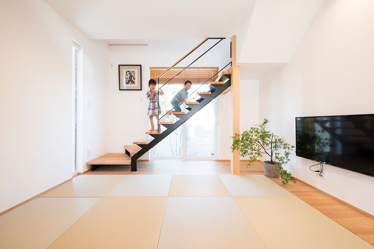 コラボハウス一級建築士事務所 【2000万円台／約32坪／間取り図有】大黒柱のある和モダンな家／ウッドデッキ／スケルトン階段の建築実例画像4