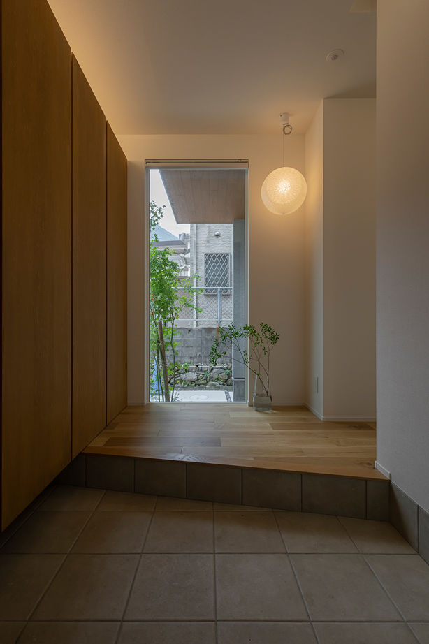 コラボハウス一級建築士事務所 【3000万円台／約37坪／間取り図有】おしゃれなアイランドキッチンと階段本棚のある家の建築実例画像10