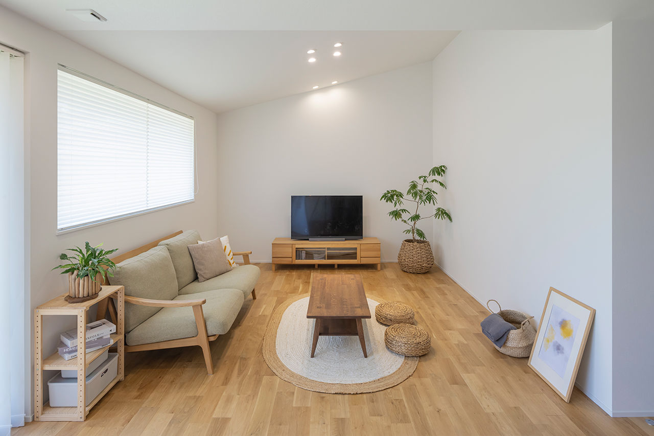 コラボハウス一級建築士事務所 【2000万円台／約32坪／間取り図有】勾配天井のLDK／洗濯物がたくさん干せる洗面脱衣室／平屋の建築実例画像4