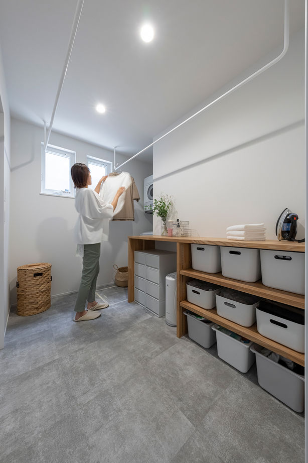 コラボハウス一級建築士事務所 【2000万円台／約32坪／間取り図有】勾配天井のLDK／洗濯物がたくさん干せる洗面脱衣室／平屋の建築実例画像7