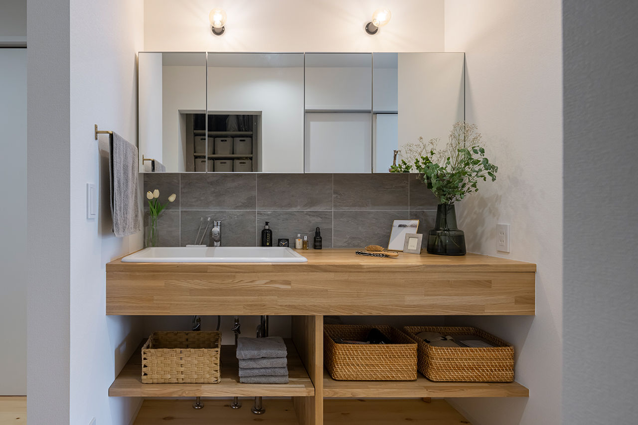 コラボハウス一級建築士事務所 【2000万円台／約32坪／間取り図有】勾配天井のLDK／洗濯物がたくさん干せる洗面脱衣室／平屋の建築実例画像8