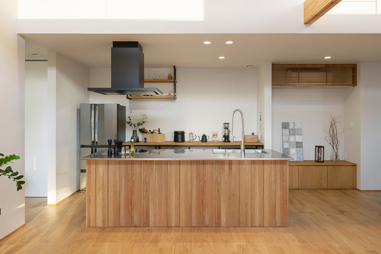 コラボハウス一級建築士事務所 【約36坪】ビルトインガレージのある2階LDK／螺旋階段の建築実例画像3