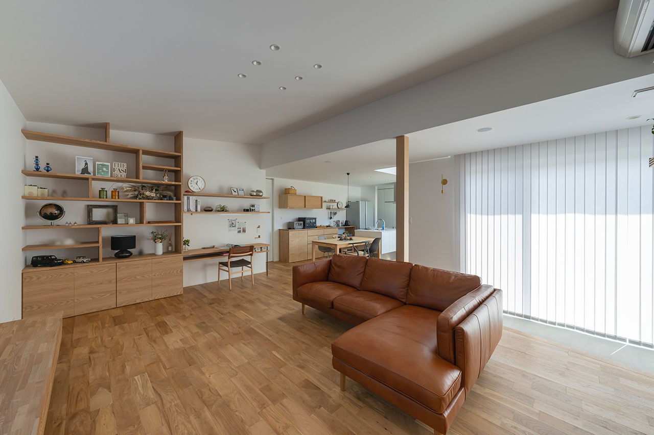 コラボハウス一級建築士事務所 【約51坪／間取り図有】タイルテラスをコの字型にゆったり囲んだ4LDKの間取りの建築実例画像4