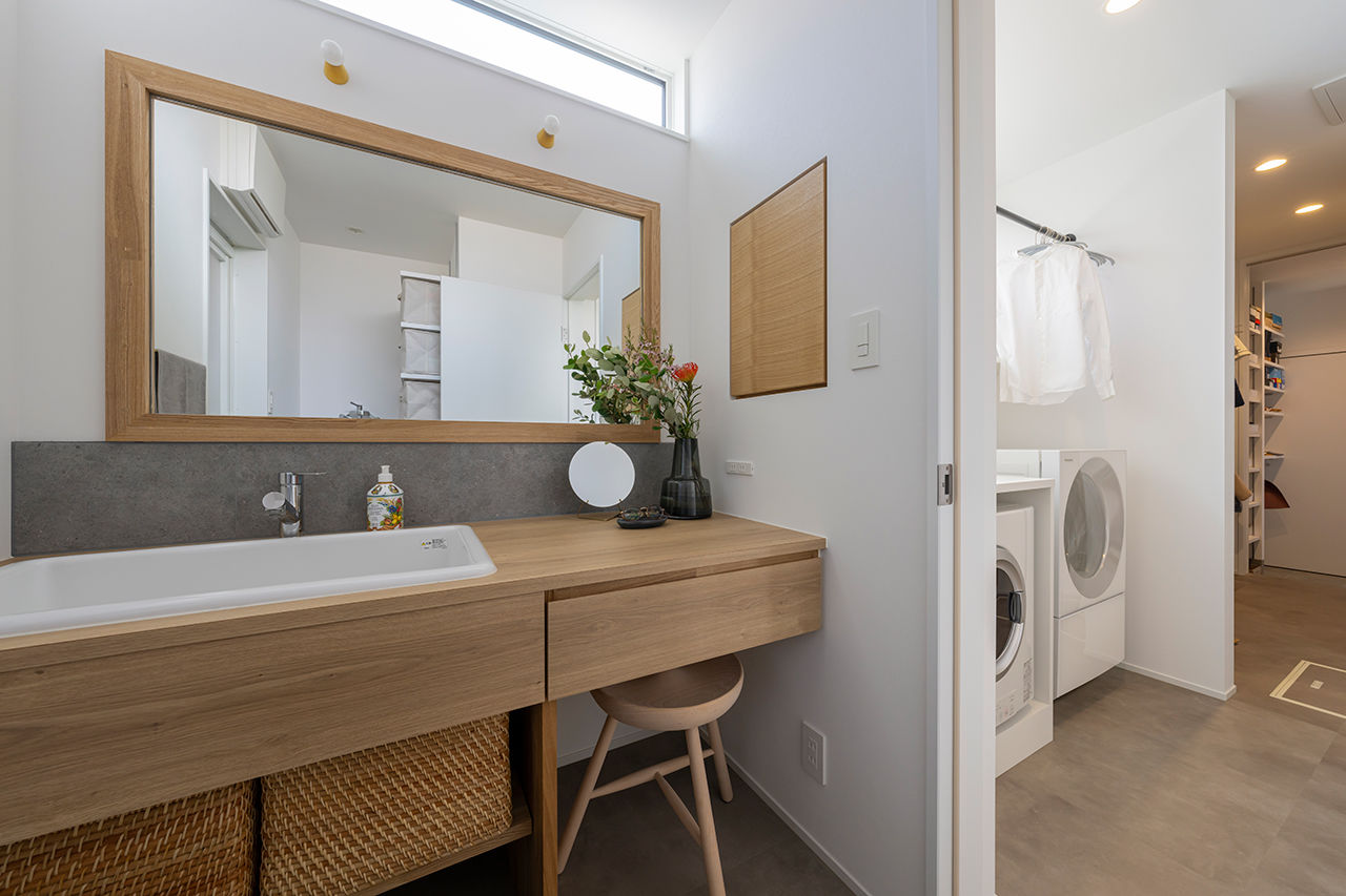 コラボハウス一級建築士事務所 【約51坪／間取り図有】タイルテラスをコの字型にゆったり囲んだ4LDKの間取りの建築実例画像9