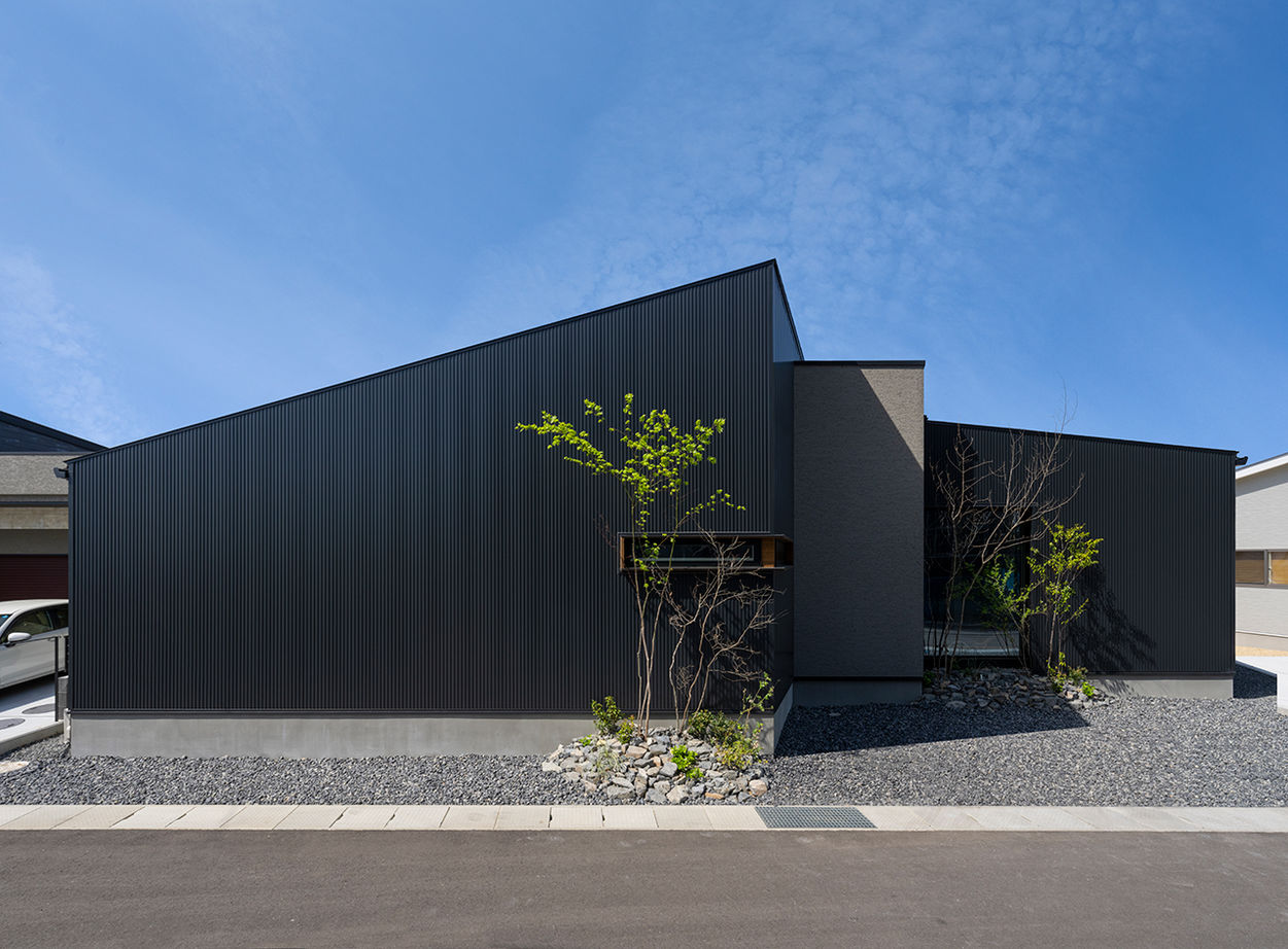 コラボハウス一級建築士事務所 【2000万円台／約31坪／間取り図有】アウトドアリビングがある平屋の建築実例画像1