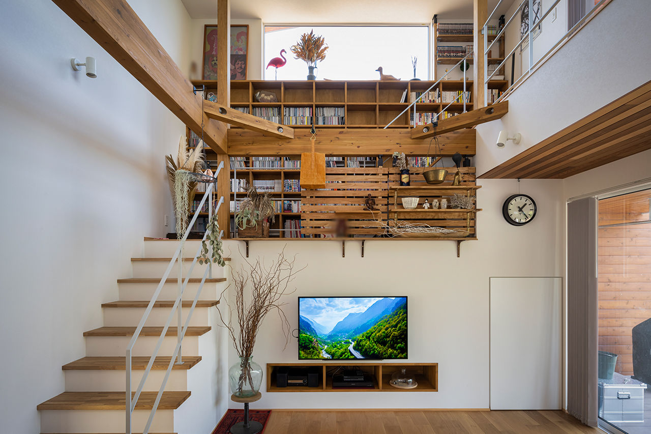 コラボハウス一級建築士事務所 【海を眺めながら暮らしたい／約56坪／間取り図有】1階と2階に広いデッキを設けた家の建築実例画像2