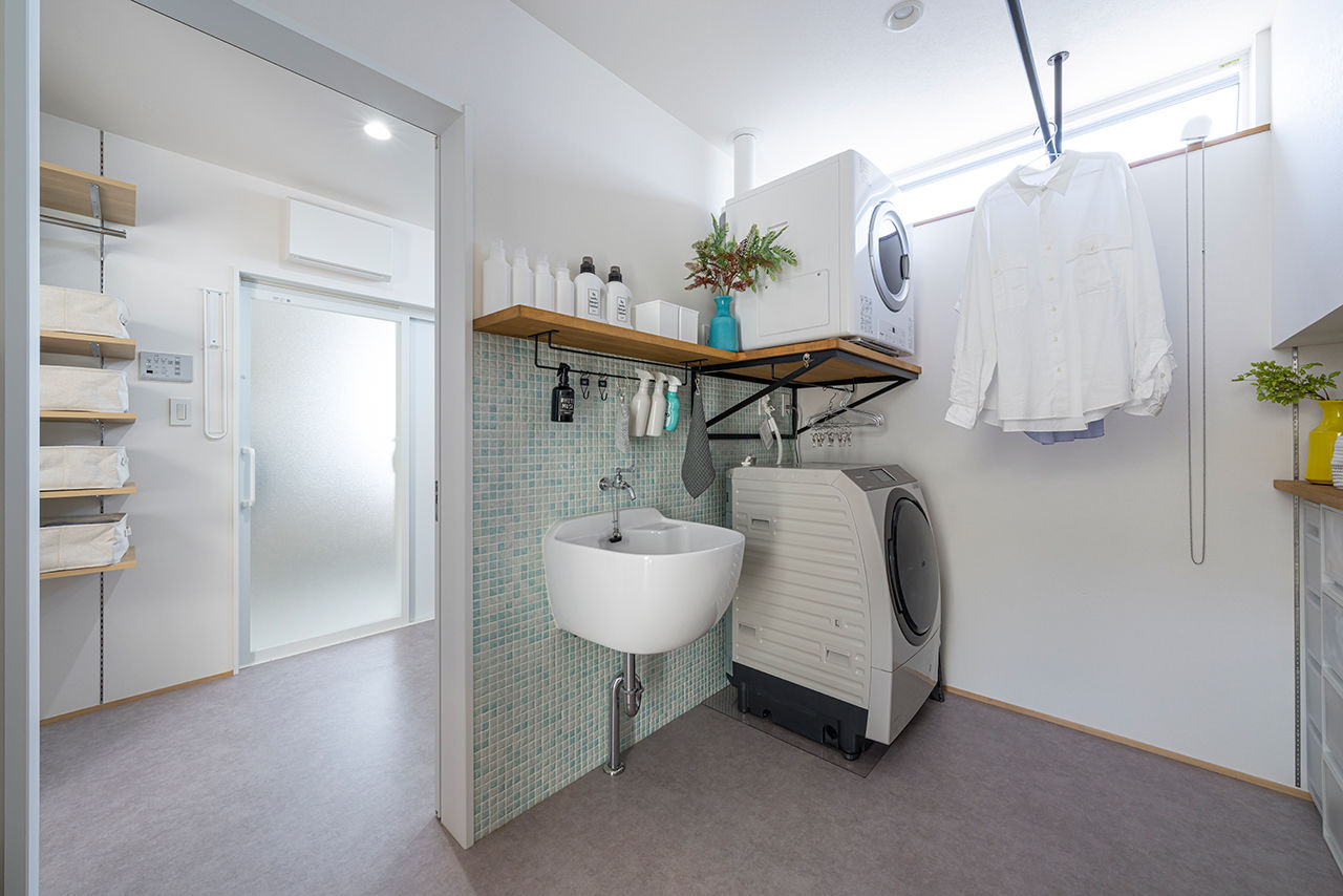 コラボハウス一級建築士事務所 【海を眺めながら暮らしたい／約56坪／間取り図有】1階と2階に広いデッキを設けた家の建築実例画像8