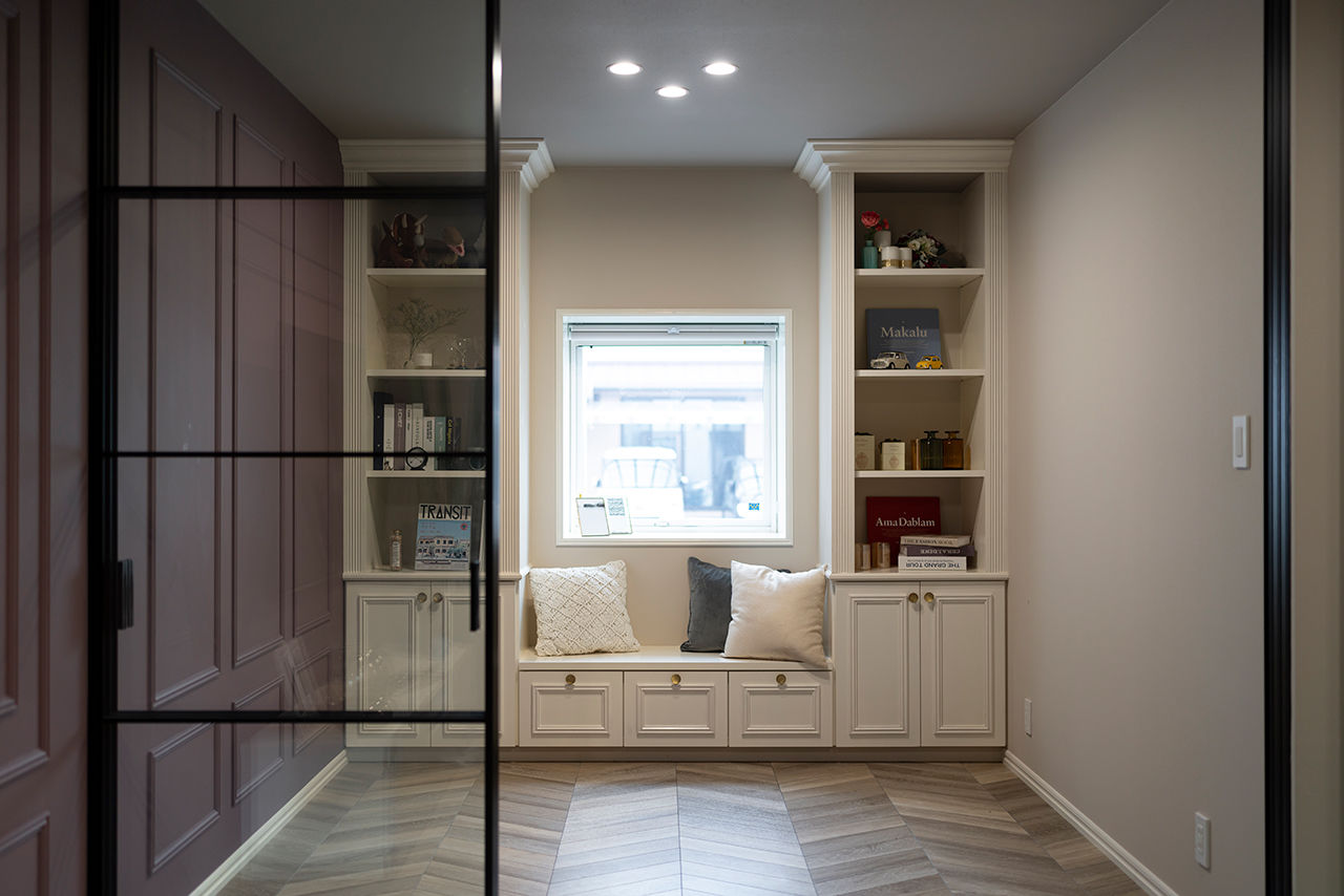 コラボハウス一級建築士事務所 【3000万円台／37坪／間取り図有】木製モールディングで彩った壁にインテリアが映える家の建築実例画像5