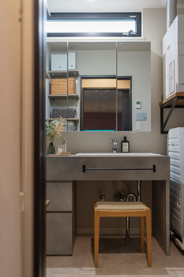 コラボハウス一級建築士事務所 【3000万円台／37坪／間取り図有】木製モールディングで彩った壁にインテリアが映える家の建築実例画像10